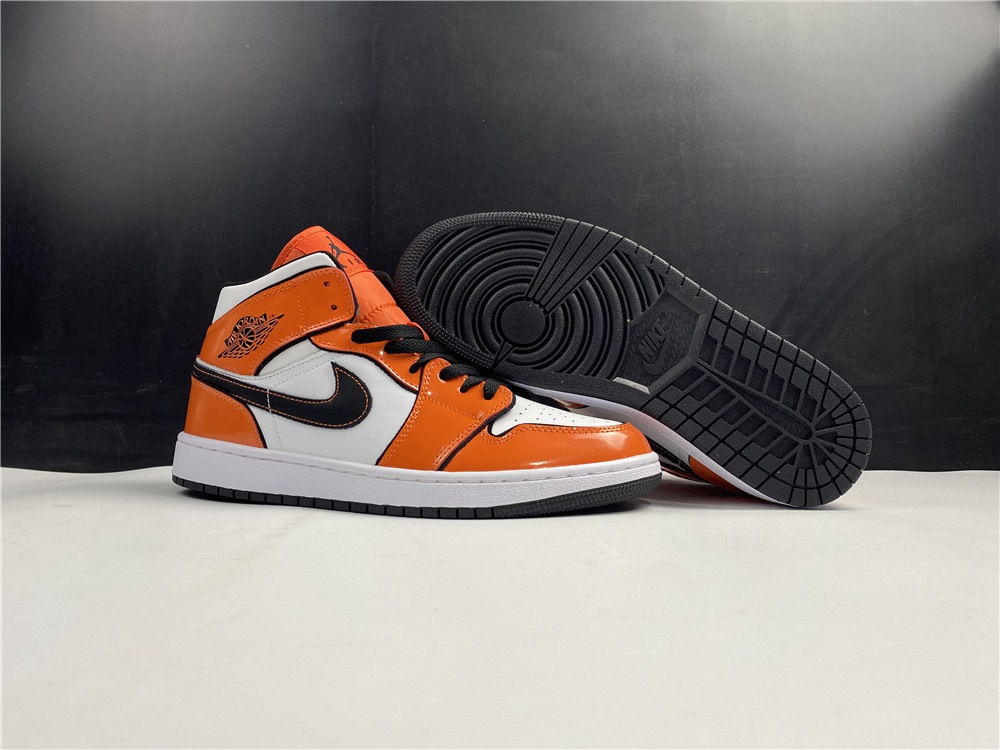 Air Jordan 1 Mid